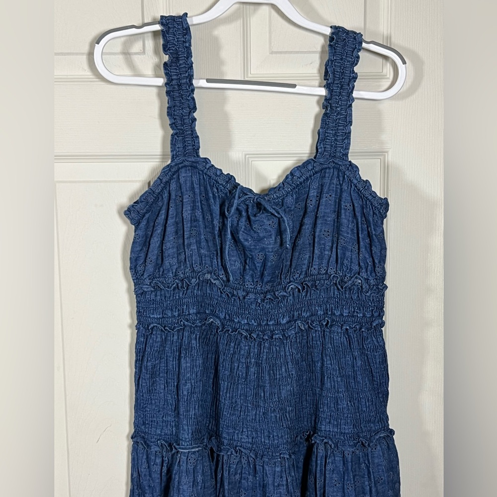 Gap x Doen Chambray Denim Eyelet Midi Dress Smocked Tiered Boho - Picture 5 of 9